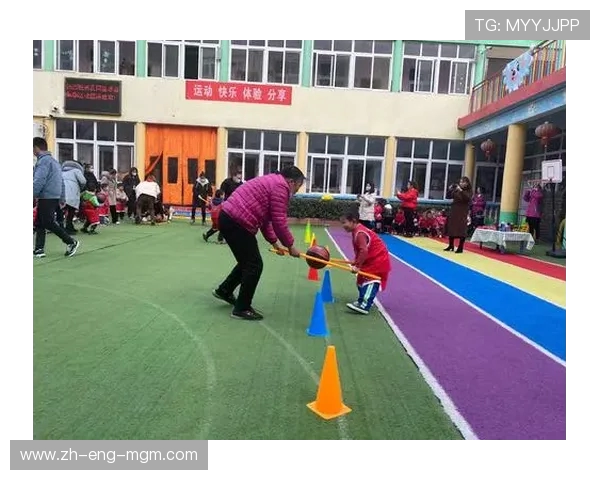 幼儿园中班篮球滚滚游戏促进孩子身体协调与团队合作能力发展